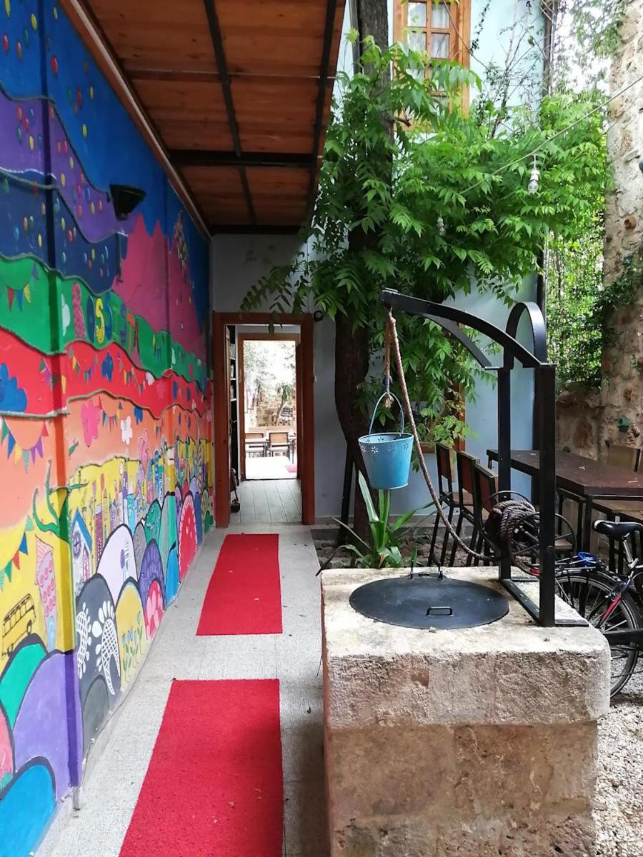 Kuyu Beergarden Hostel Antália Exterior foto